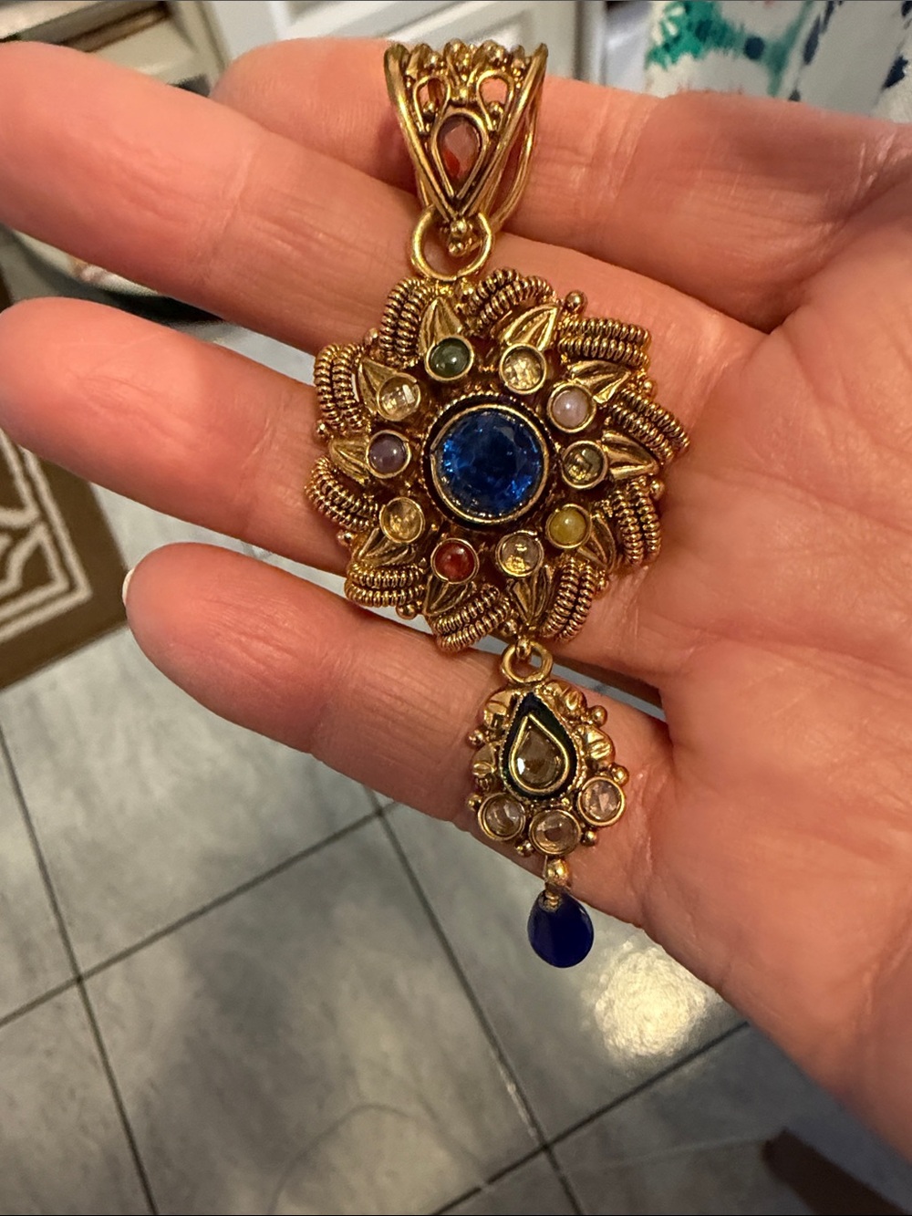 Gold-Tone Multistone Pendant Necklace with Blue Center amazing quality 3”